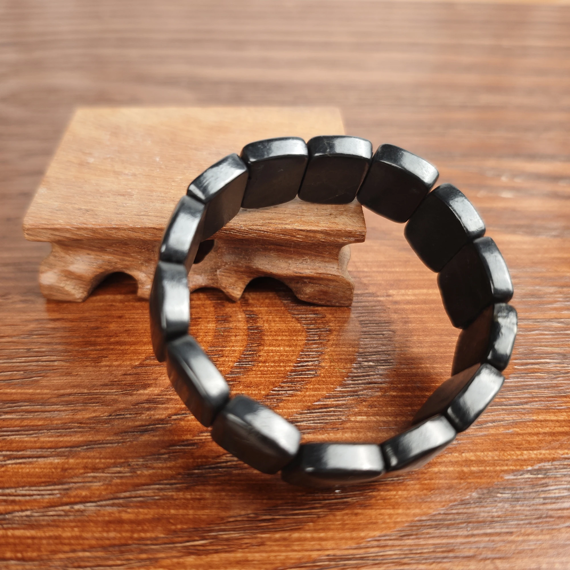 

CHENYISHI Rectangular Shungite Bracelet - Natural EMF Protection Stone for Healing and Balance