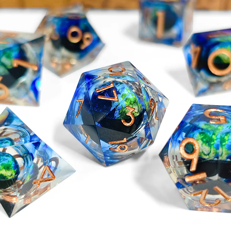 7Pcs/Set Earth Dice Transparent Polyhedral Resin Movable Core DND RPG Game Dices for Table Card Board Games Home Ornaments
