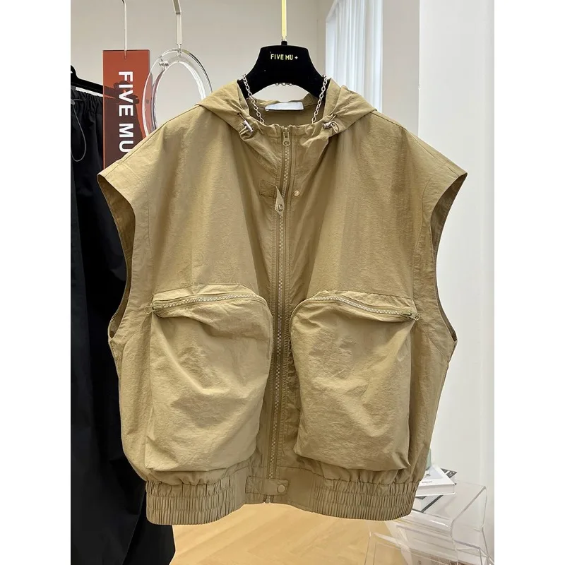 

Женский бежевый жилет без рукавов с капюшоном, большим карманом и регулируемым поясом на шнуровке, повседневный