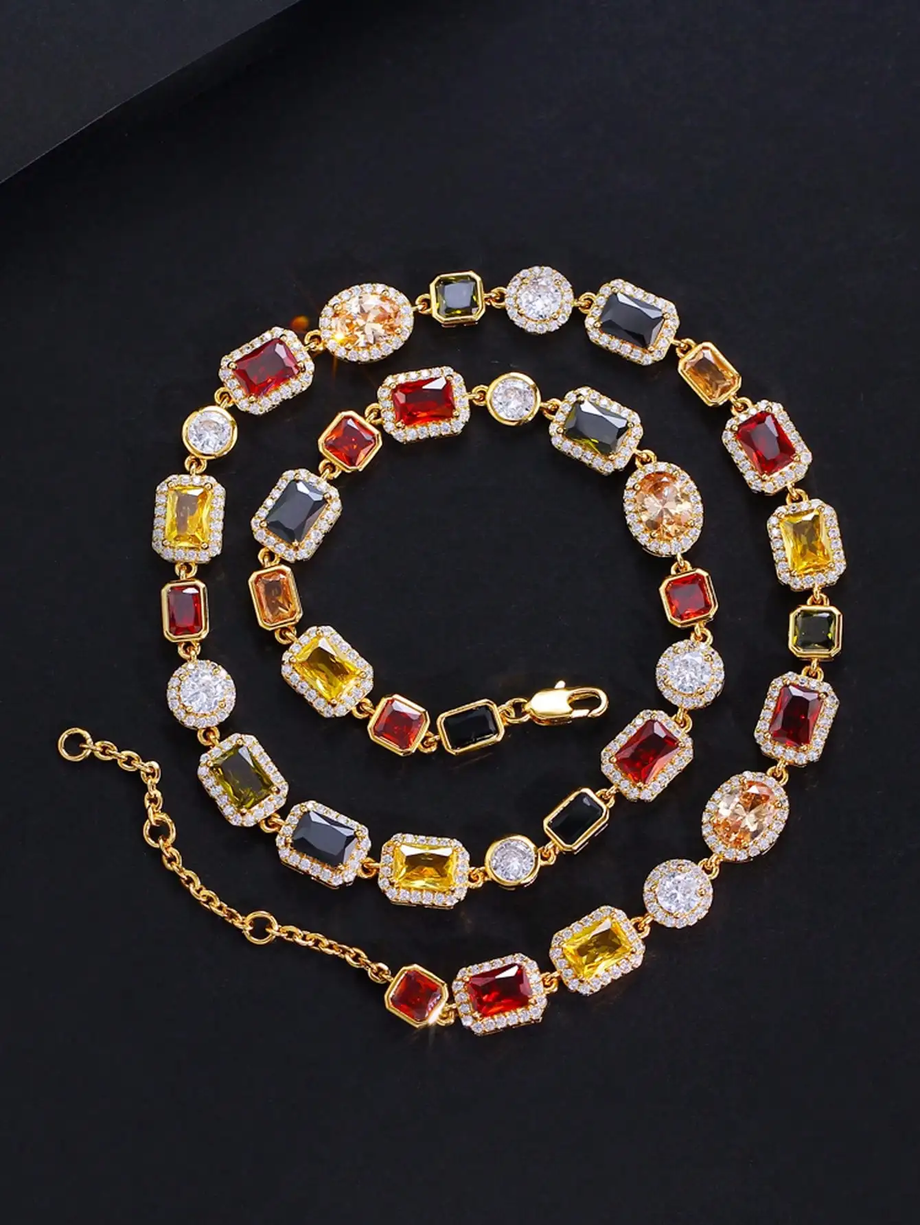 

Асимметричное многоцветное колье с кубическим цирконием золотистого цвета для женщин