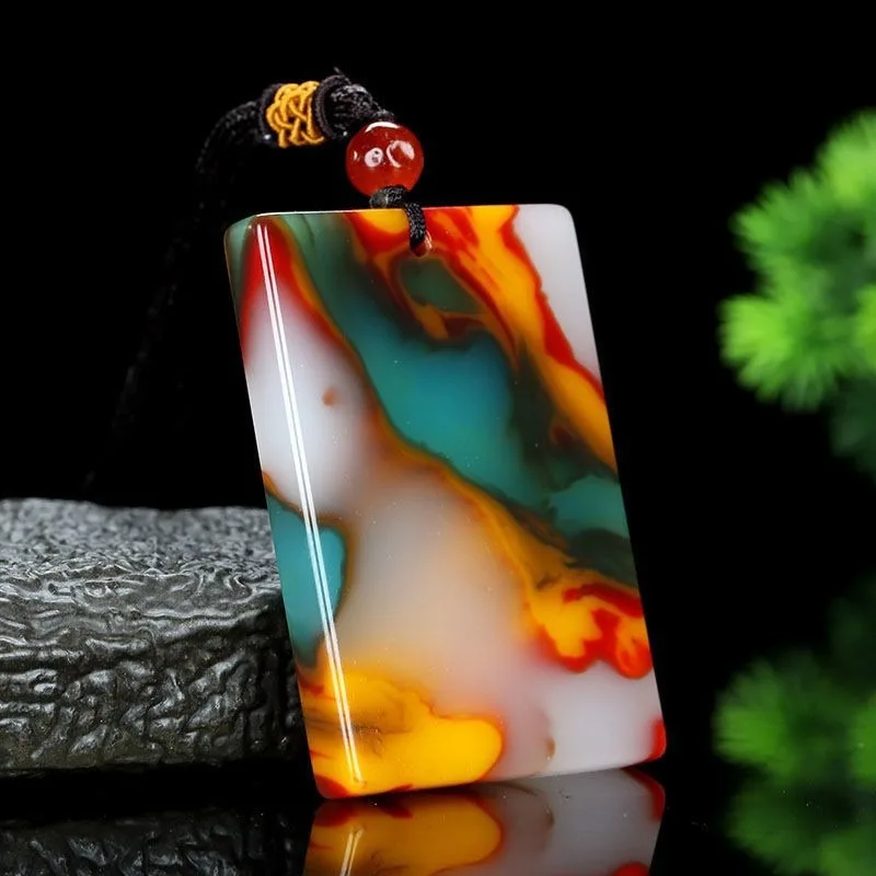 

Новый цветной нефритовый кулон без бренда для мужчин и женщин, подходит для повседневного ношения и в качестве аксессуара.