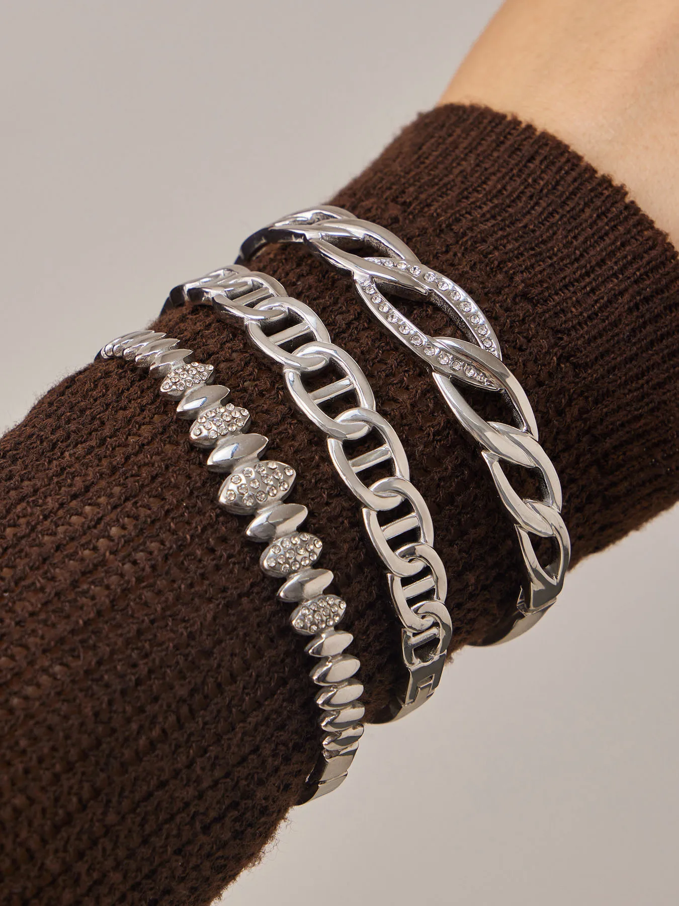 Zierliche Edelstahl-Armreifen für Frauen 18k Vergoldete Verschlungene Armreifen Armbänder Geometrisches Ästhetisches Armband – Detail 6