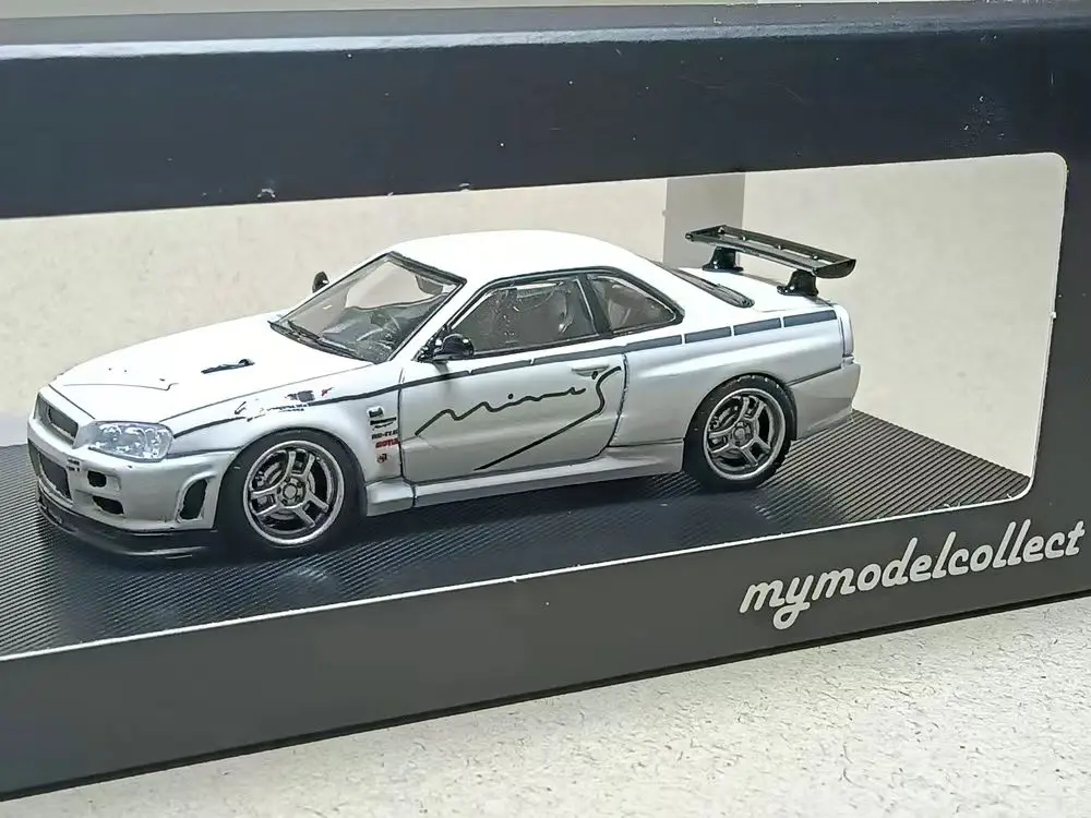 **Pre-order **Model Collect 1:64 SKYLINE  V-SPEC Mines White Diecast Model Car