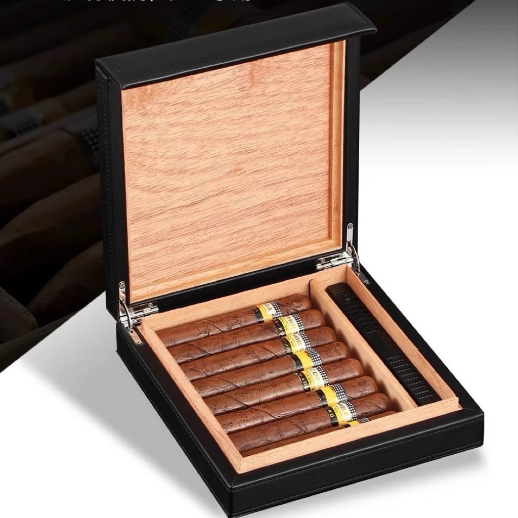 Fashionable Mini Leather Cigar Box With Humidifier Moisturizing Cigar Leather Box.
