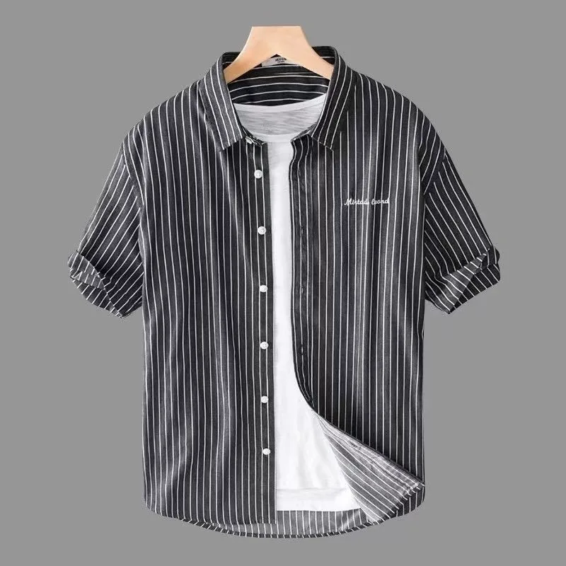 Camisa de manga curta para homens no verão, fina, estilo Hong Kong, sofisticada, camisa listrada xadrez, seda gelada casual