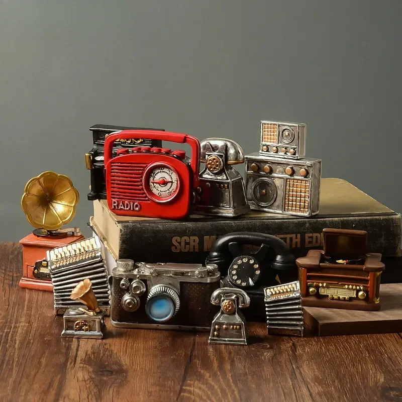 1PC Retro Resin Phonograph Mini Ornament Nostalgic Home Decor Craft Photography Prop Camera Accessory Small Figurine