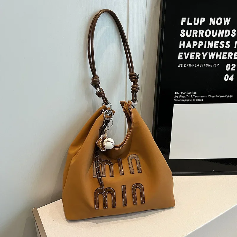 2025 Nuevo bolso de mano retro de moda para mujer, mate informal de gran capacidad, ideal para desplazamientos, estilo de hombro