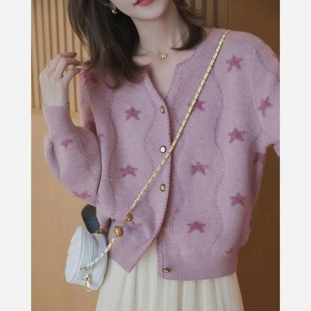 سترة نسائية كلاسيكية مطبوعة بنجوم لطيفة سترة محبوكة فضفاضة بأكمام طويلة غير رسمية كورية ريترو رقبة دائرية قطع علوية نسائية أرجوانية Y2k