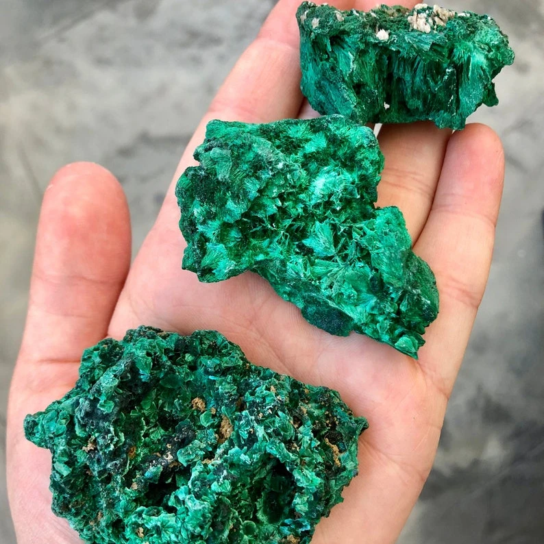 

Raw Malachite Stone - Velvet Malachite Crystal Rough Cluster Silky Specimen Malach