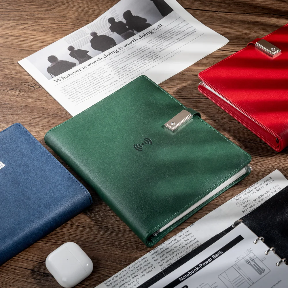 Кожаный блокнот А5 со встроенным блоком питания, беспроводной зарядкой и зарядным кабелем 3-в-1. Портативный журнал для бизнеса, путешествий