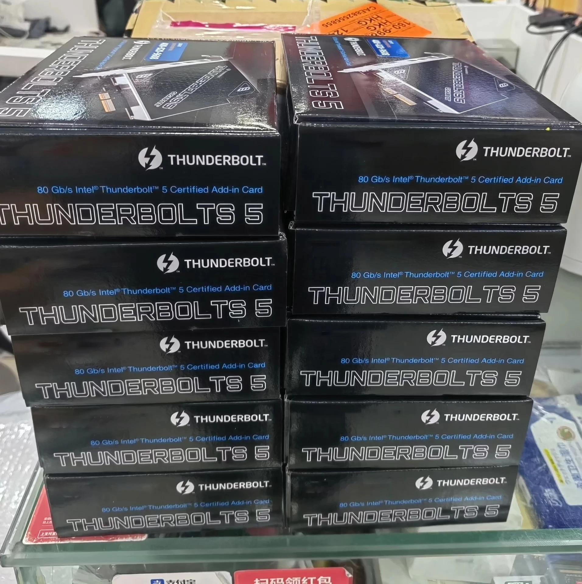 

THUNDERBOLTS 5 Сертифицированная дополнительная карта Thunderbolt 5 80 Гбит/с