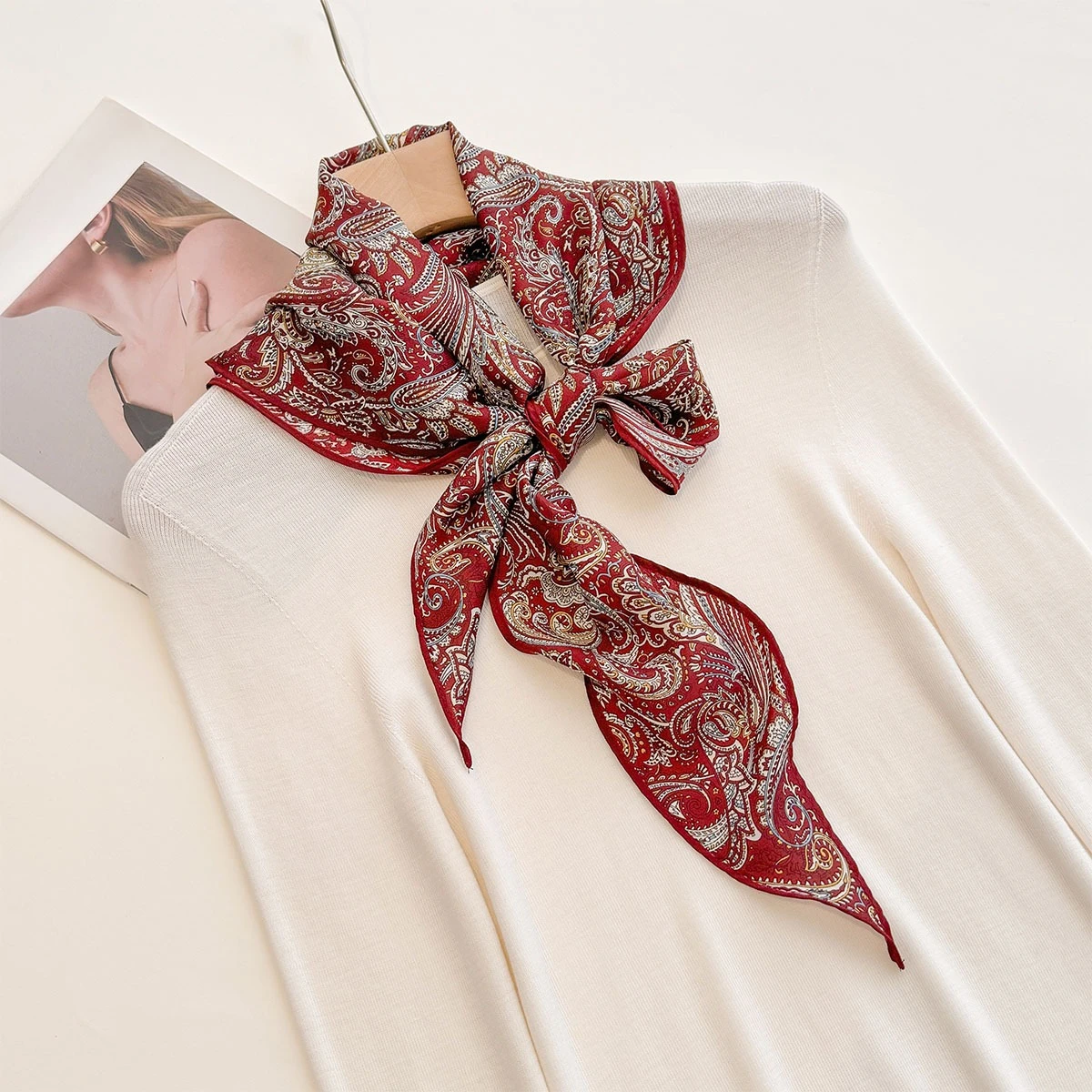 

Soft Satin Imitation Silk Scarves Floral Diamond-shaped Scarf For Women Bandanas Luxury Hijab Neckerchief Elegant Shawl Wraps