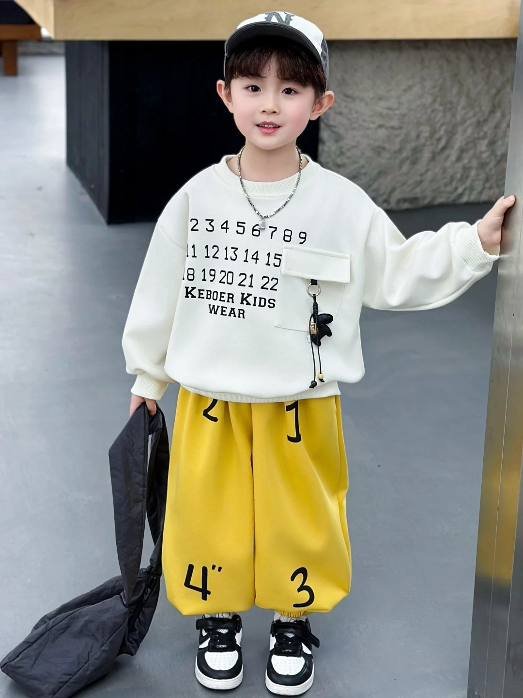 

Желтые брюки и толстовка с принтом, спортивный костюм для мальчиков, стильный комплект из двух предметов для маленьких и средних детей, весна-осень