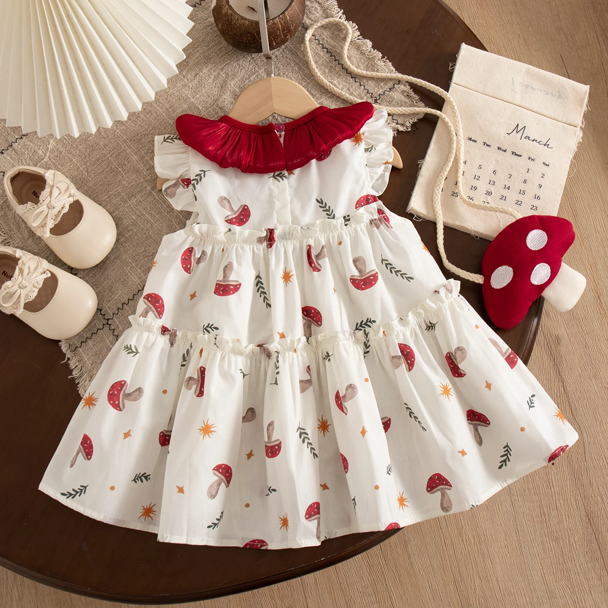 Rotes Sommerkleid für Babymädchen, Neues Süßes Kinderkleid mit Pilz-Anhänger (9 Monate - 3 Jahre) – Detail 3