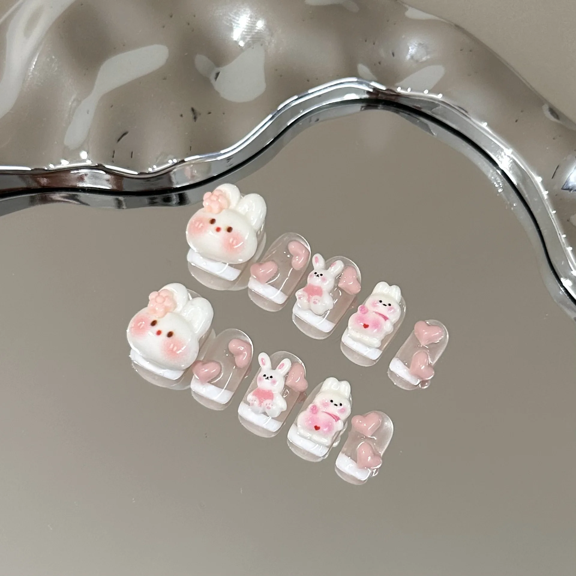 10 個かわいいピンクハートプレス爪白ウサギの花アクリル偽爪ファッションバレエ手作り偽爪