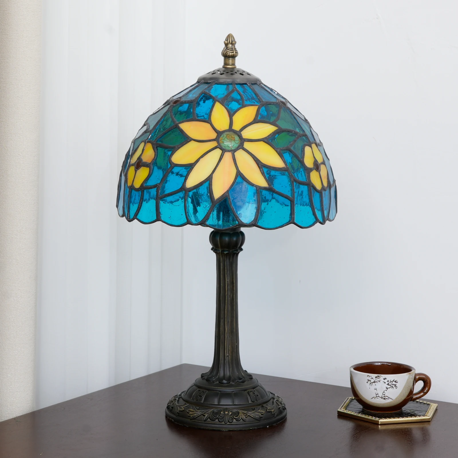 Tiffany Style Lamp Chrysanthemum Stained Glass Table Lamp 8 Inches Home Office Desk Lamp Lights Decorate Gift
