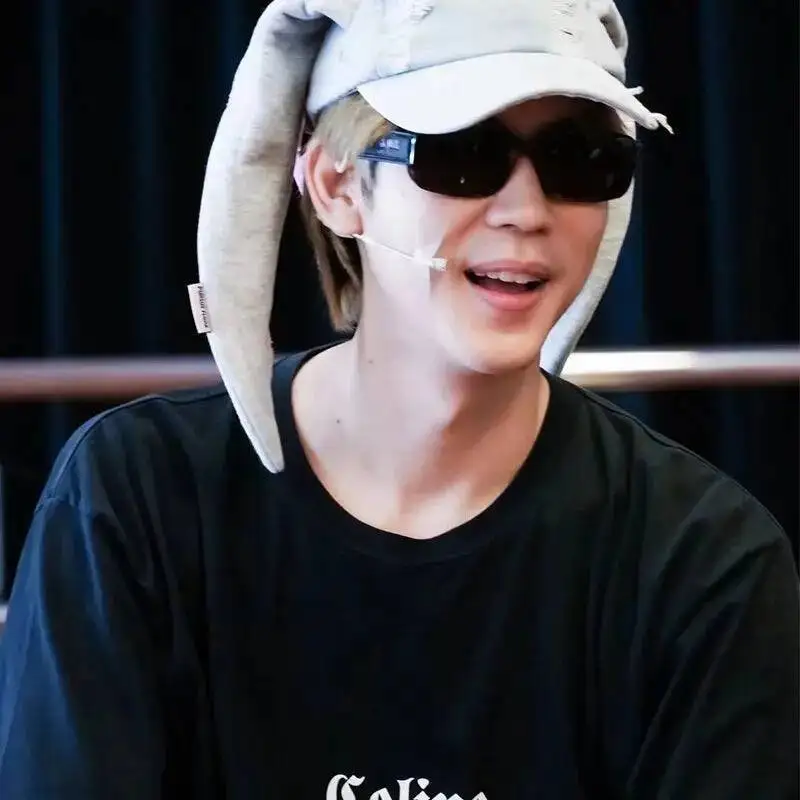 تي بوب الدراما التايلاندية الجديدة BetweenUsTheSeries حتى Sun Boun Prem BounPrem زي طالب فضفاض غير رسمي طويل الأكمام تي شيرت هدية