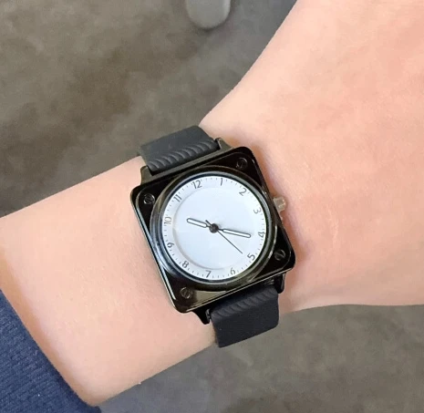 

New square digital ultra-thin watch casual exam waterproof teenager junior high school versatile