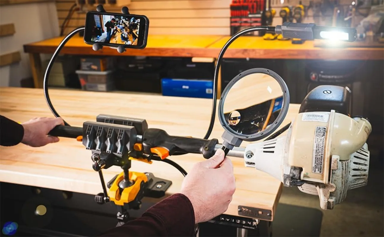 接続する |   3 つのベンチ マウントを備えたハンズフリー アクセサリ システム |   拡大鏡、充電式作業灯付き