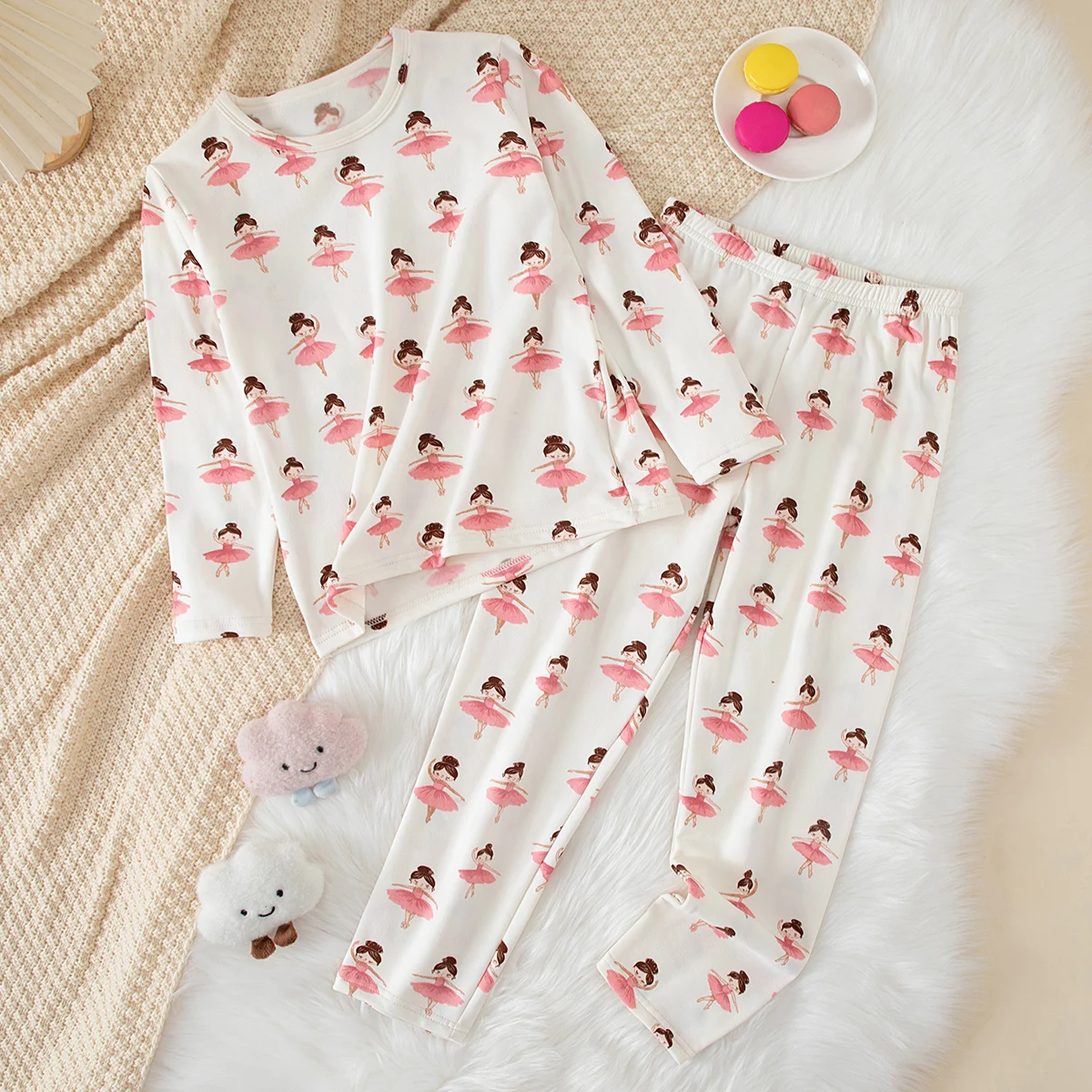 2-teiliger süßer und niedlicher warmer Anzug für Mädchen im Herbst und Winter, Kinder-Set mit langen Ärmeln und bedruckter Hose, Schlafanzug für Zuhause. – Detail 11