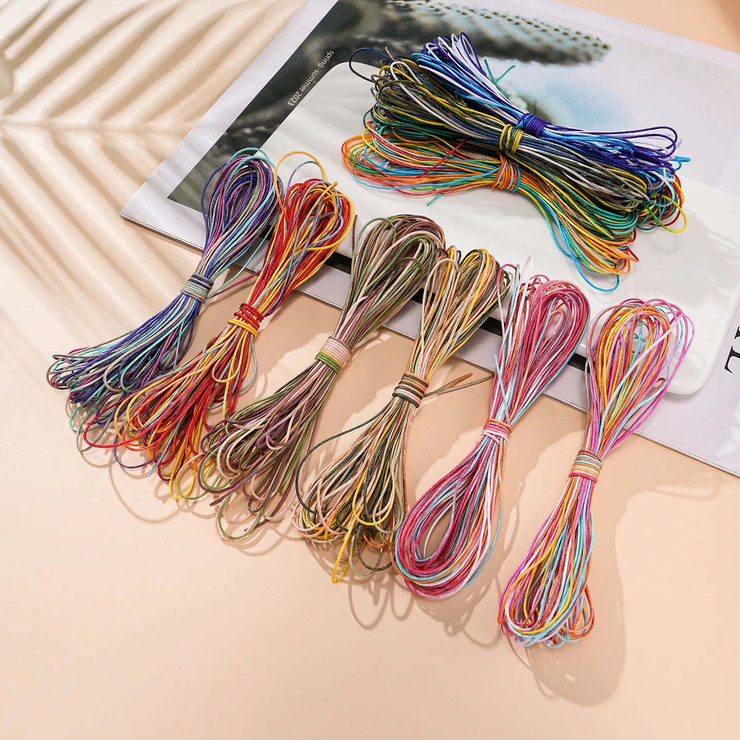 10 mètres de cordon en soie satinée de 0,8 mm, cordon en nylon, cordon pour nœuds chinois, cordon coloré à changement de couleur progressif, pour la fabrication de bijoux DIY, tricot à la main