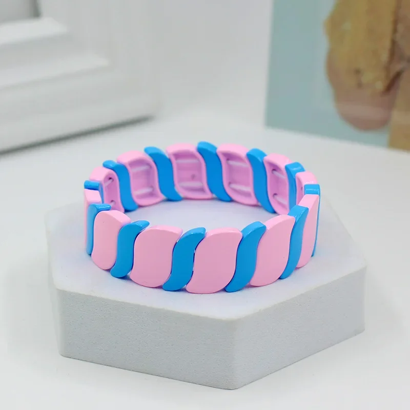 

2024 Macron Color Women's Enamel Bracelet New Leaf Irregular Exaggerated Overlapping Geometric Jewelry Accessories