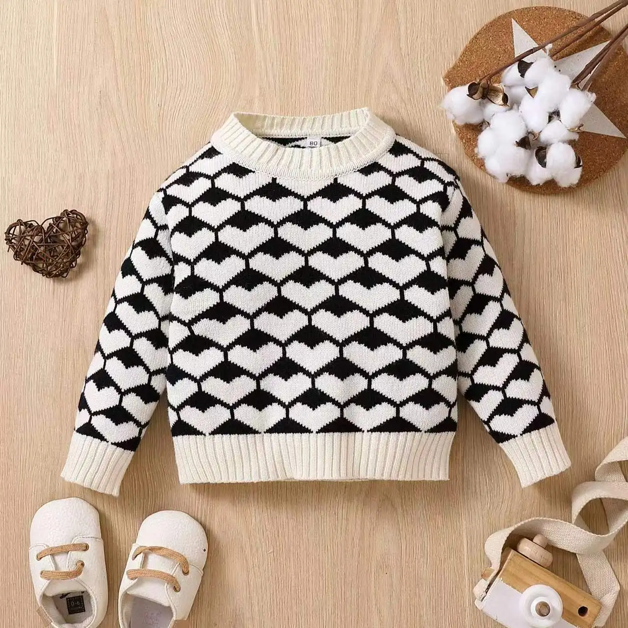 Newborn Infant Autumn and Winter Baby Girls Romper Long-Sleeved Two-Color Heart Sweater Round Neck Opening Fashion Warm