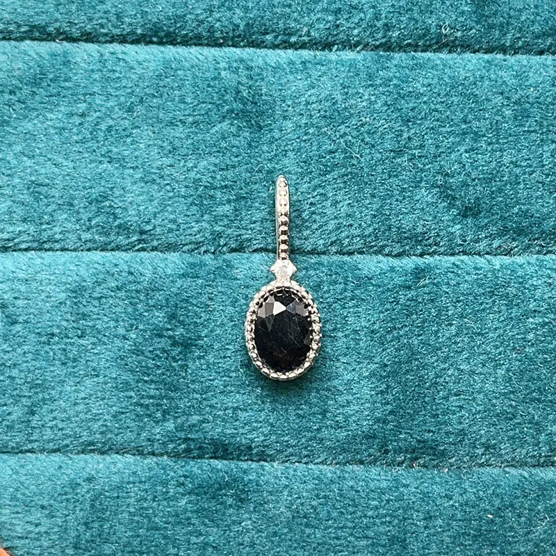 

Classical design natural black sapphire pendant 5mm*7mm 0.6ct 925 silver sterling 925 silver pendant plating 18k gold