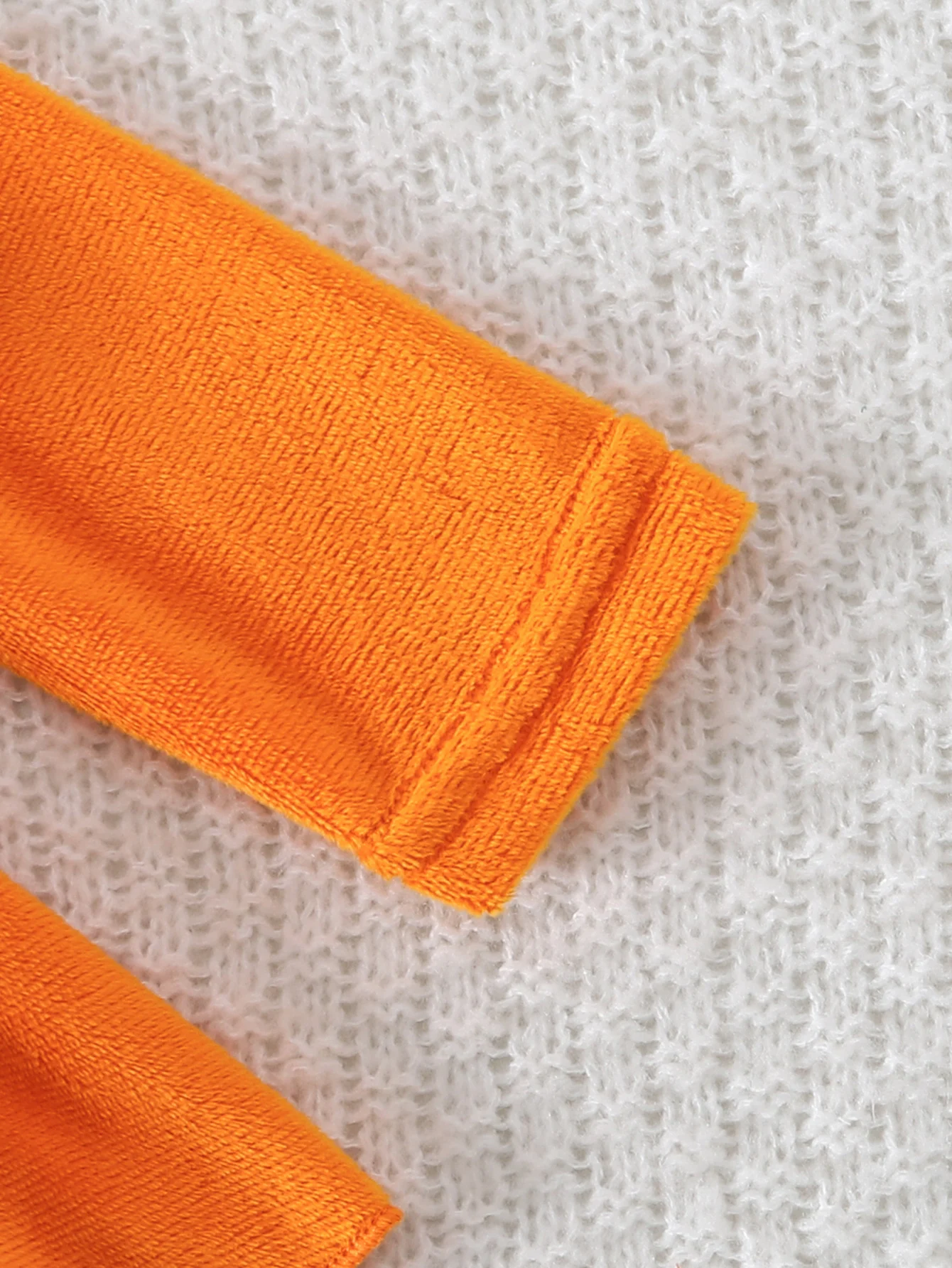 2-teiliges Halloween-Kostüm-Set für Babys, Mädchen, flauschiger Langarm-Body mit Rüschenkragen, Kürbisgesicht-Stickerei, Rock und Stirnband – Detail 5