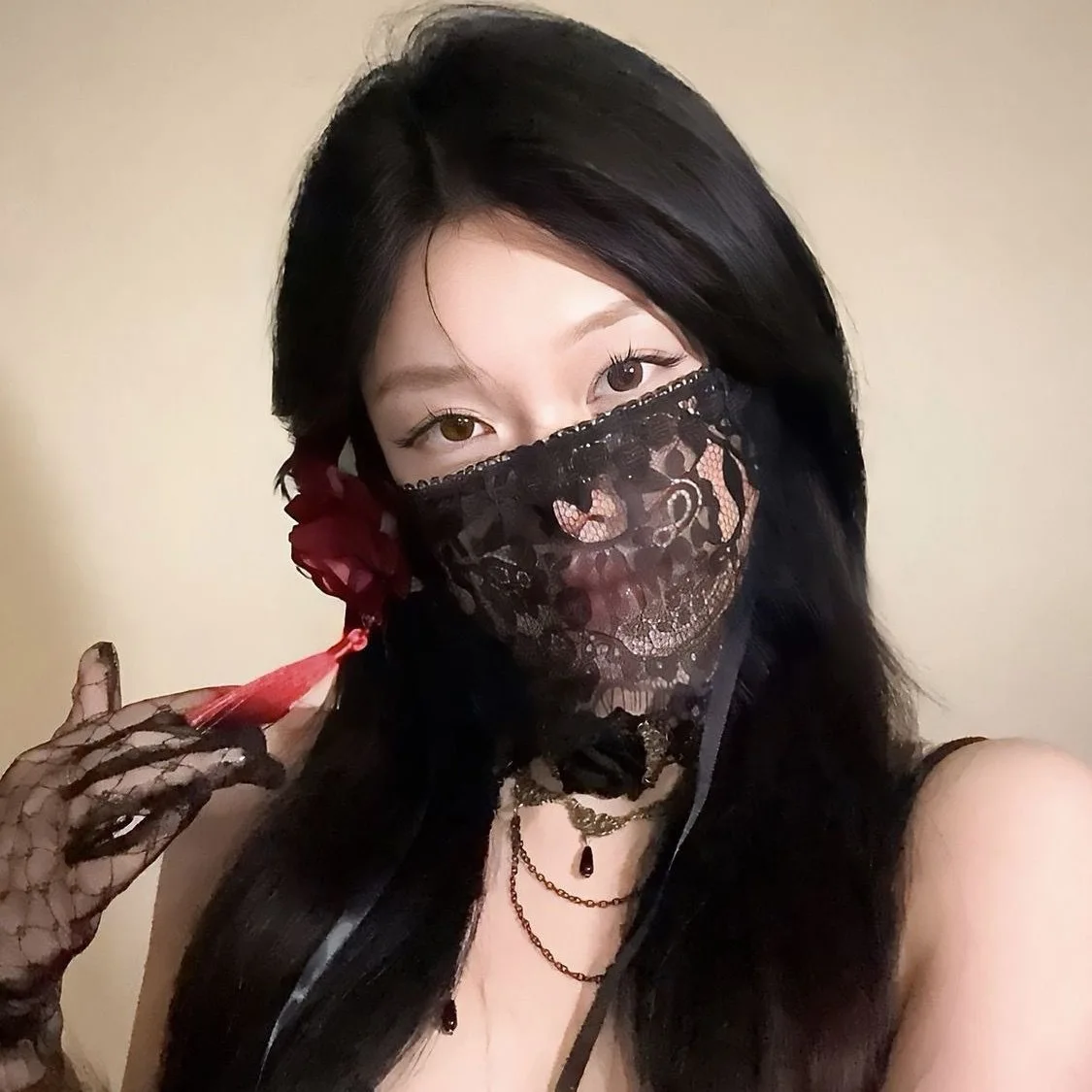 2026 New Black Flower Half Face Lace Mask Mask Masquerade Ball COS Mask Veil Ball Party Dress Up Photo Props Cyberpunk Mask - view 3