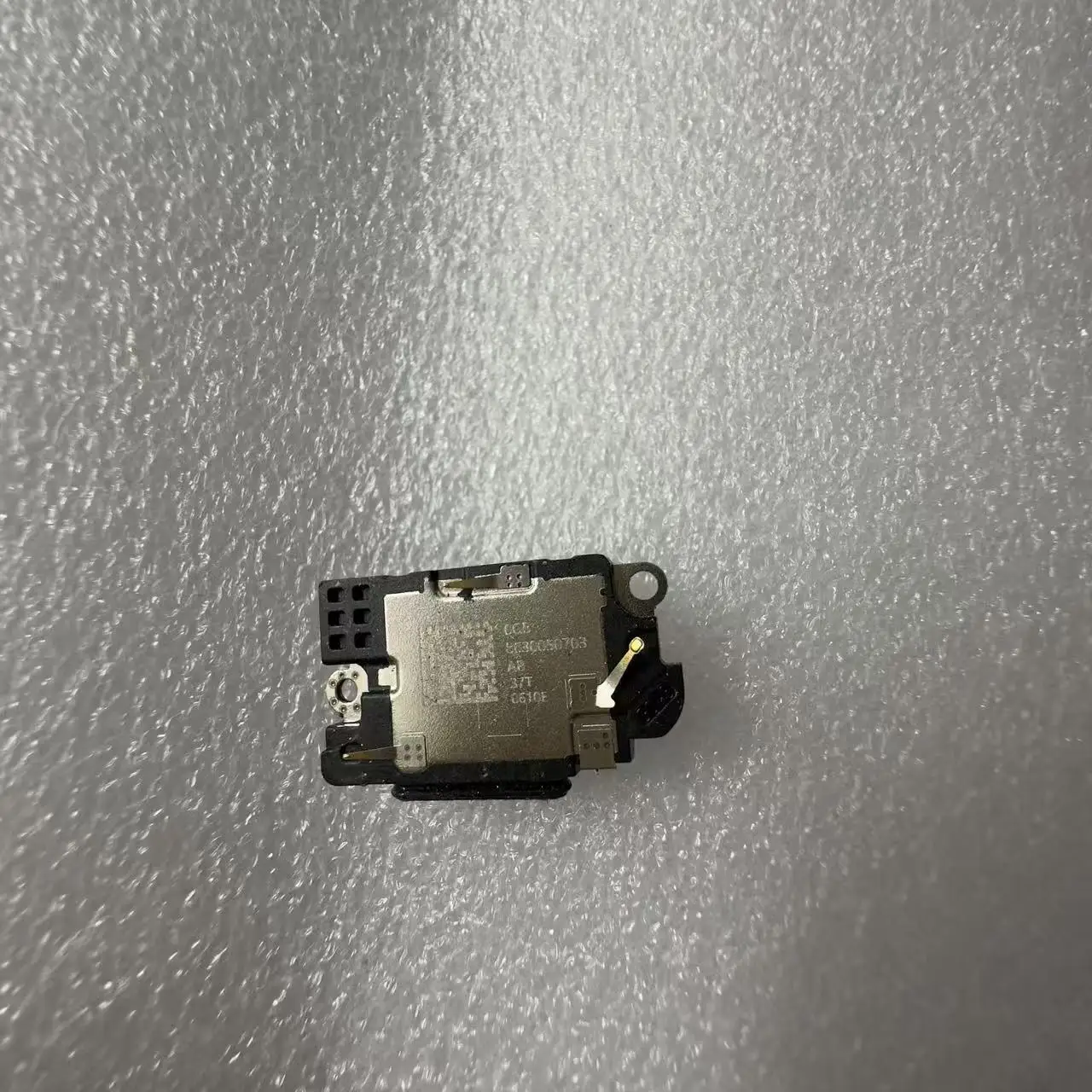 وحدة قارع الأجراس بصوت عالٍ لقطع غيار نغمة مكبر الصوت Google Pixel 8