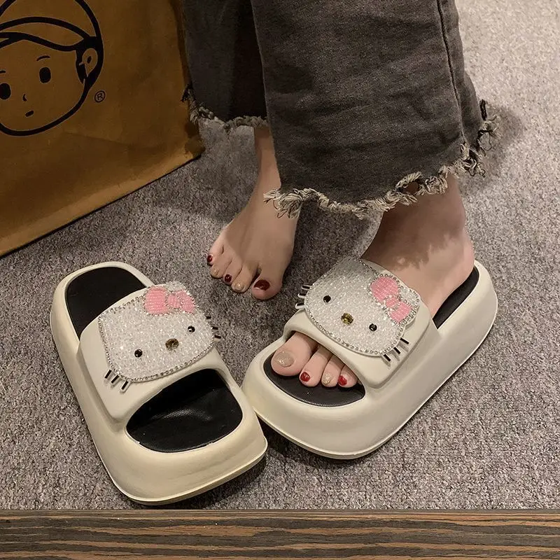 

Sanrio Hello Kitty Rhinestone Slippers for Girls To Wear in Summer, Comfortable Beach Sandals, Thick Soles, Increased Anti-slip