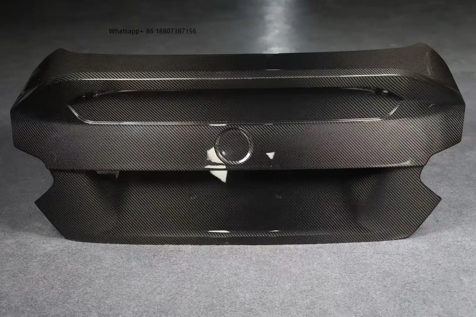 

Новая накладка на задний бампер M2 G87 из сухого карбона с вырезами под выхлопную трубу, крепление на болтах, для защиты