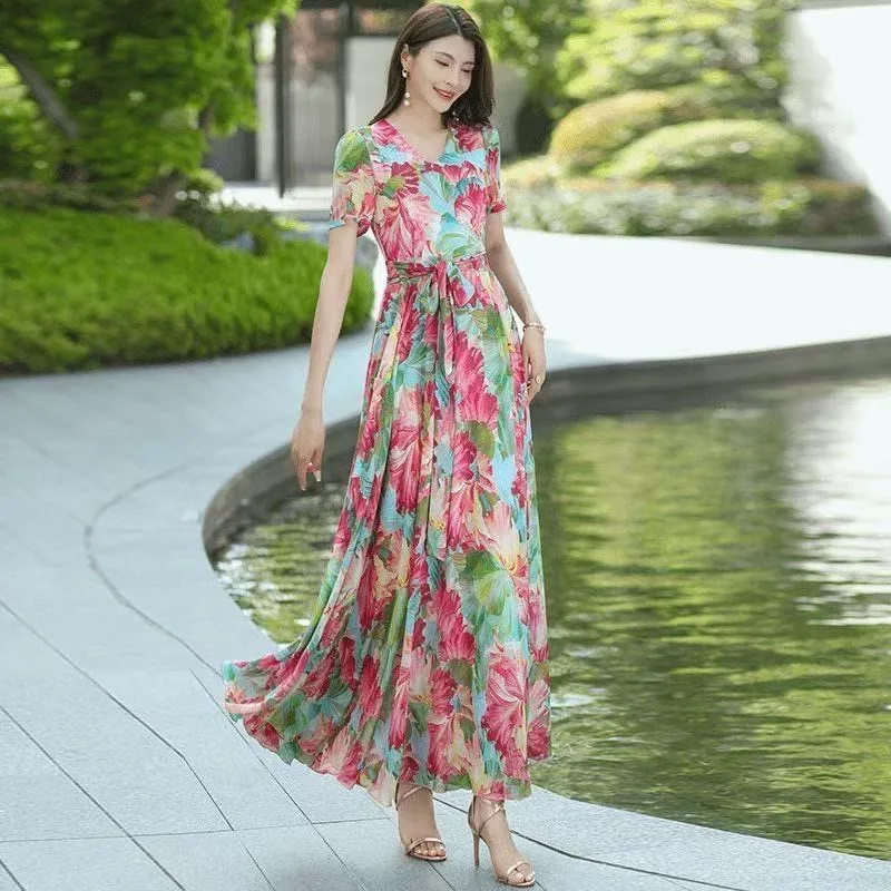 Sukienka maxi z szyfonu w stylu boho z kwiatowym nadrukiem, letnia moda damska, dekolt w serek, krótki rękaw, pasek, tunika z wiązaniem, duża rozkloszowana sukienka plażowa.
