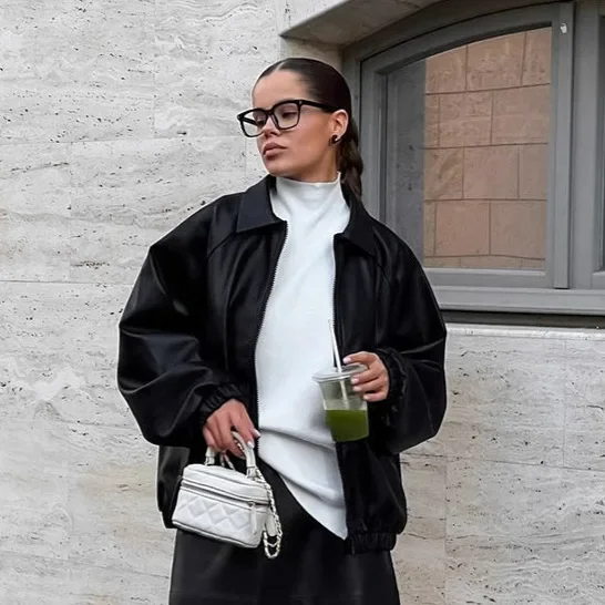 سترة جلدية نسائية شتوية فضفاضة لراكبي الدراجات النارية بأكمام طويلة وطية صدر السترة ملابس خارجية عصرية