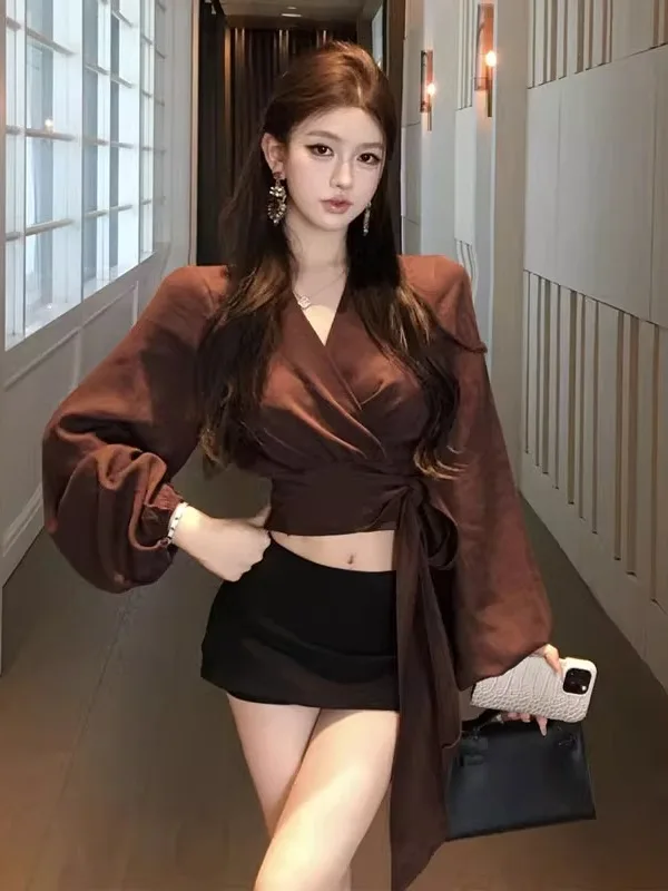 

Корейская короткая рубашка с V-образным вырезом в стиле ретро, элегантная, с длинными рукавами, для женщин, весна 2026