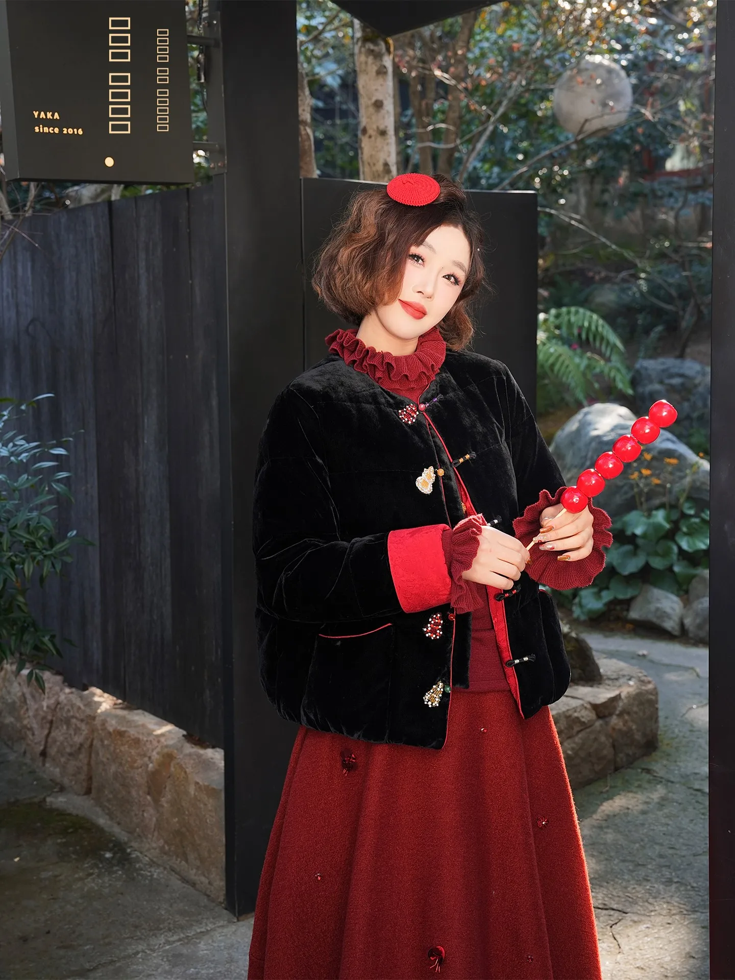 

Двусторонняя теплая пуховая куртка Yolo Luo Lu Tong в китайском стиле, свободного кроя, с длинными рукавами, круглым вырезом, из бархатного шелка