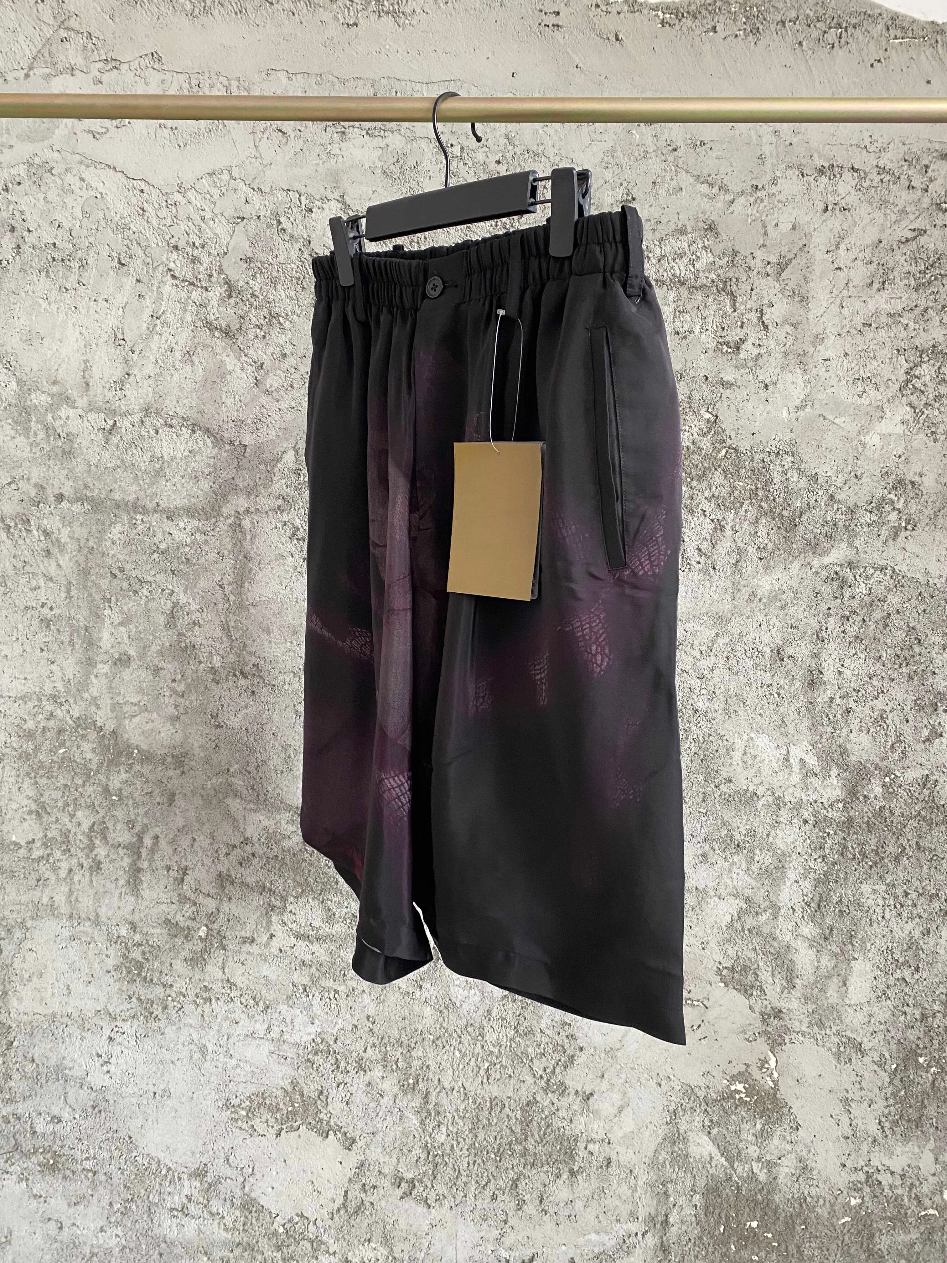 

TOP-YAMAMOTO Uchida Suzu and Girl Hand-painted printed Capri Shorts