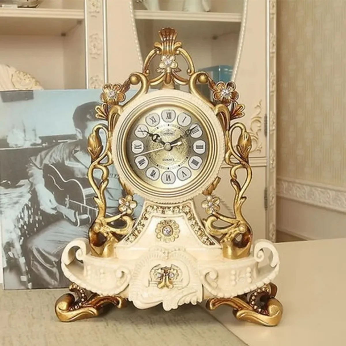 Luxury European Desk Royalty Home Watch Table Desktop Clock Resin Desk Clock Bedroom Office Table Clock Home Decoration