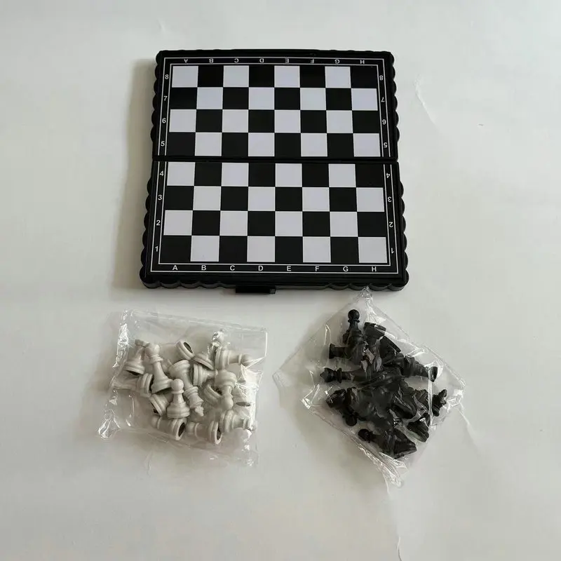 

Магнитные шахматы, складной портативный черно-белый шахматный набор, пазл, Повседневная игра
