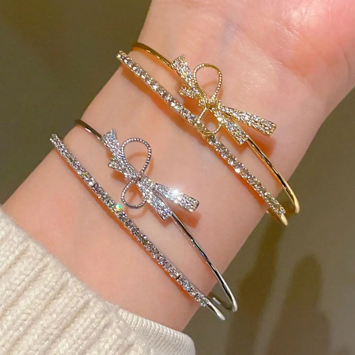 

Gentle and girlish bracelet with bow, full diamond arrangement, versatile daily commuting accessories, sweet date surprises