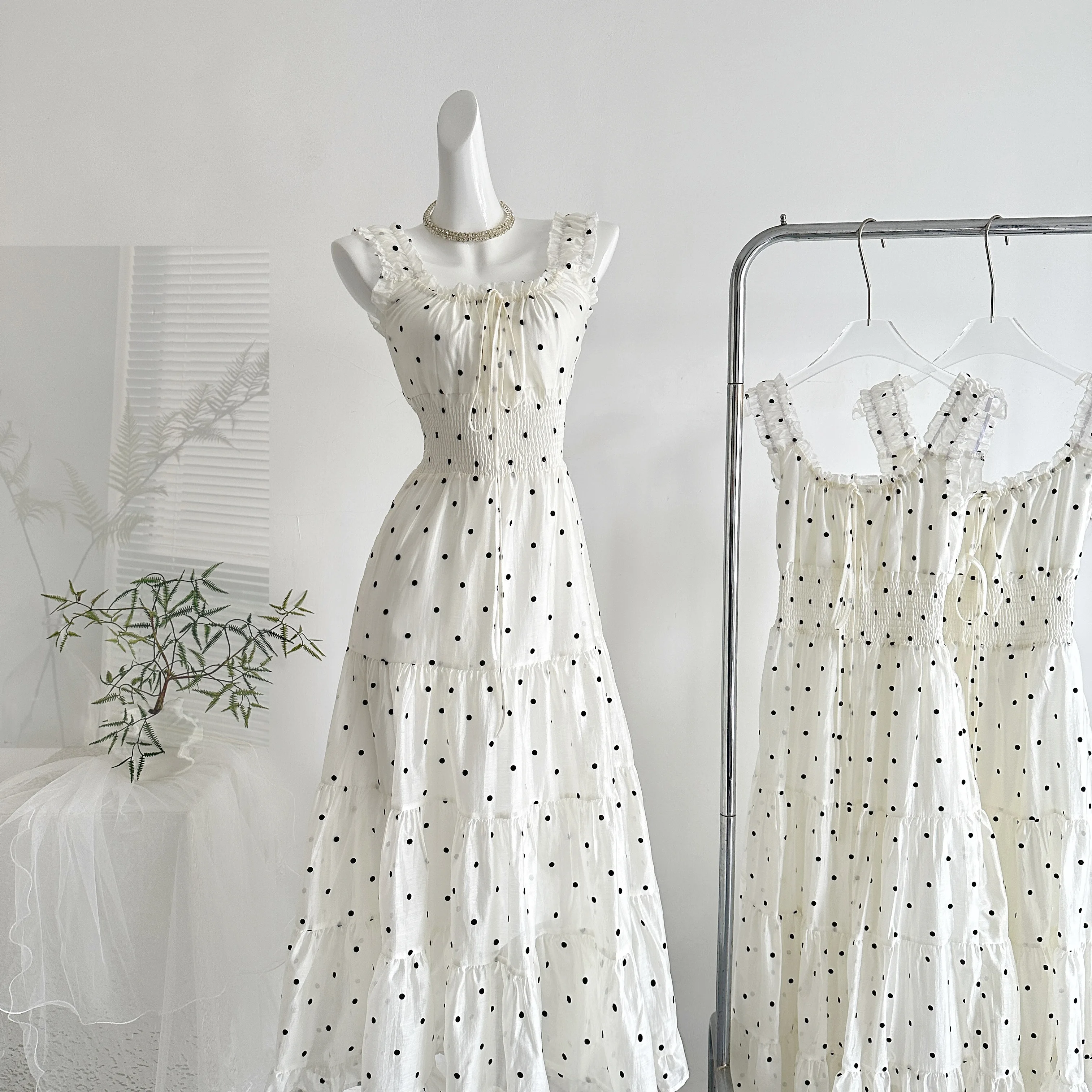 

2026 White Polka Dot Spaghetti Strap Maxi Dress Women Backless Summer Beach Vacation Cinched Waist Long Dresses Boho Outfits