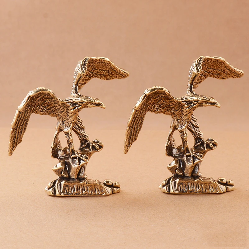 

1Pc Brass Eagle Statue Sculpture Handmade Crafts Ornament Vintage Brass Bird Figurine Home Office Desk Animal Decoration