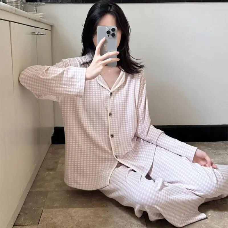 

Новая осенне-зимняя домашняя одежда, повседневный и удобный бархатный кардиган в клетку, длинные брюки с длинными рукавами для женщин.