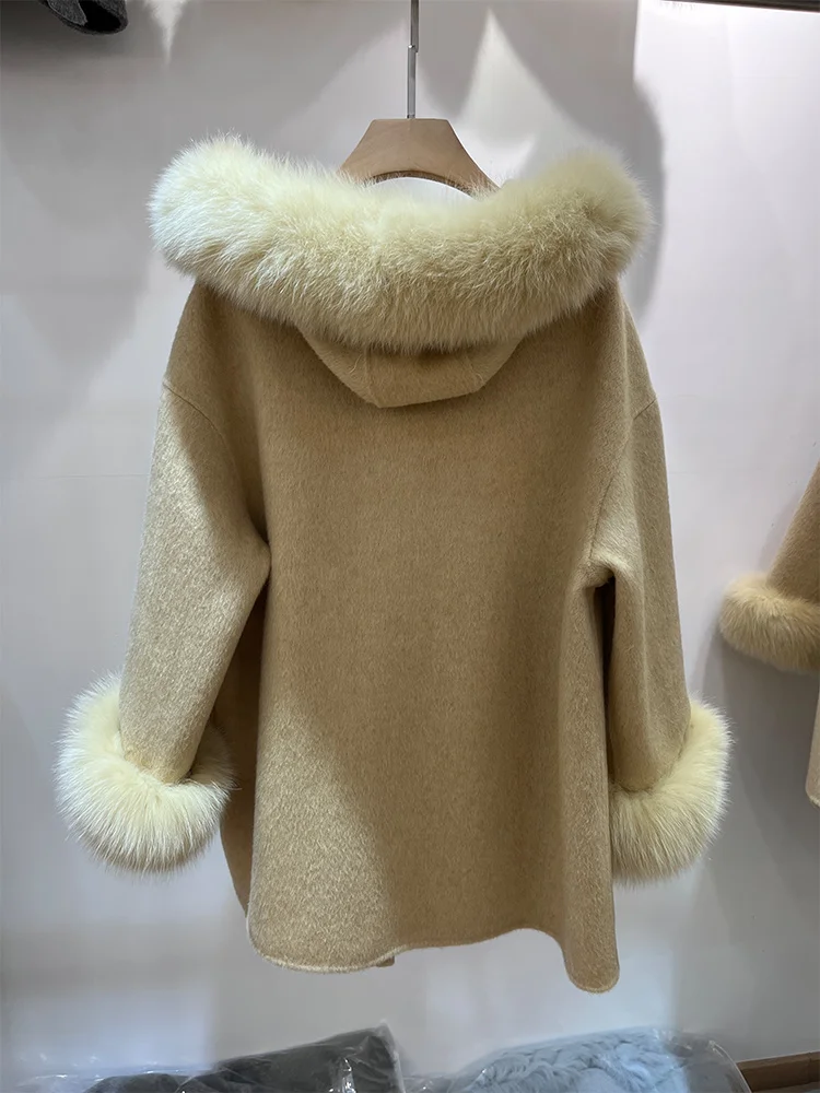 2025 Cappotto con cappuccio in vera pelliccia di volpe naturale da donna invernale Giacca in lana e cashmere Cappotto femminile spesso di lusso Capispalla caldo da donna in lana