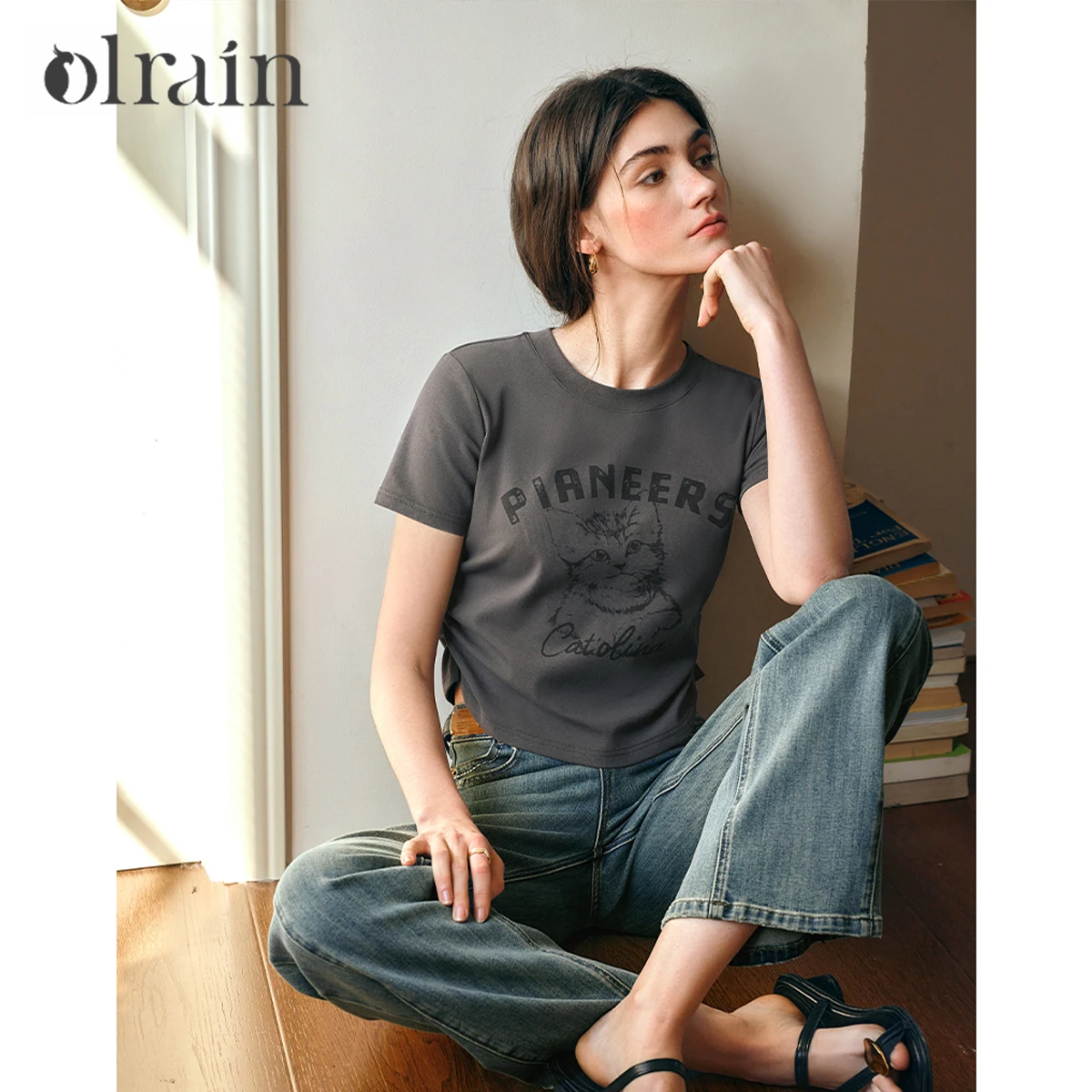 

OLrain Funny Graphic Grey T-shirt for Woman Shirring Slim Summer Cropped Knit Tops 2025 Casual Round Neck Ladies Tees O57XT96968