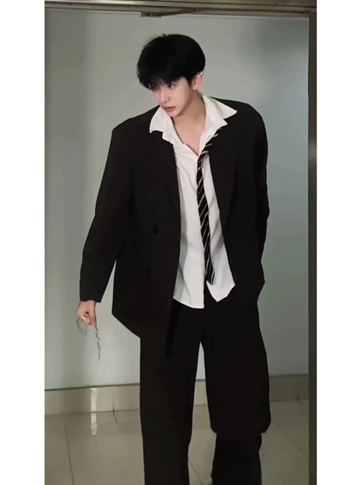 

Bla oulder Pad Casual Briti Sle Men's Suit Spring Faion Outerwear High-End Feeling Cool Small Western Clothes