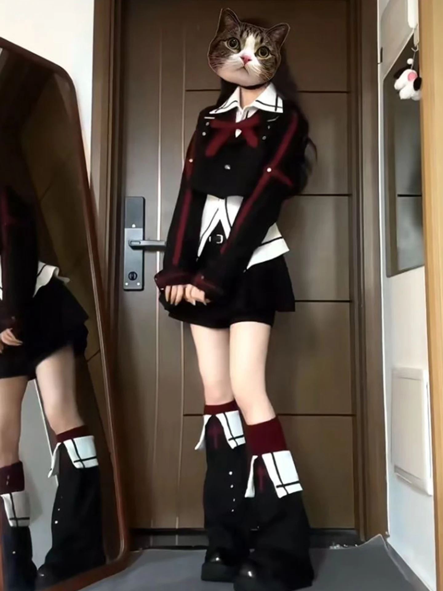 ensemble-lolita-gothique-sweet-idol-jupe-et-t-shirt-cintres-amincissants-avec-un-design-raffine