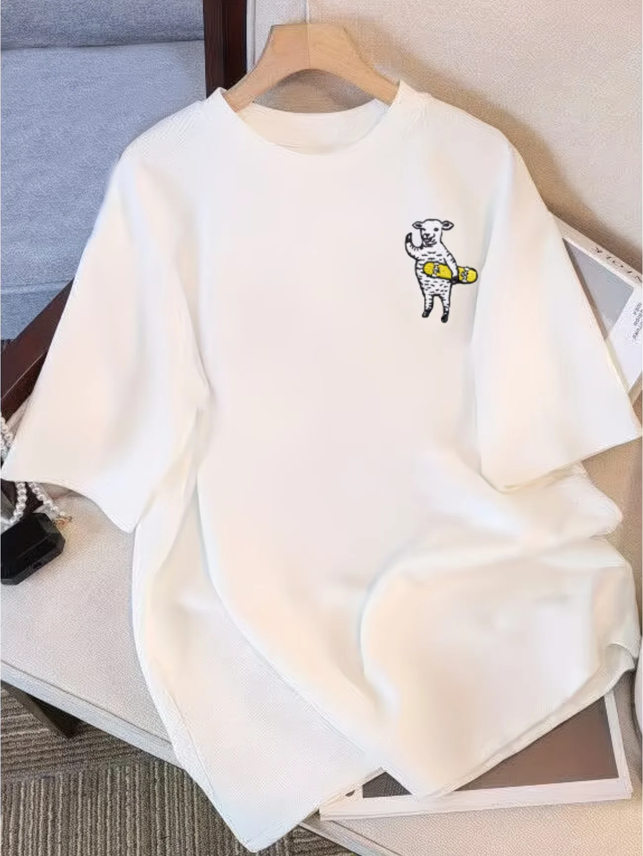 Funny Skateboard Sheep T Shirt Cute Lamb Graphic Tee Harajuku Streetwear Top Casual Unisex Summer Short Sleeve Tshirt Tee