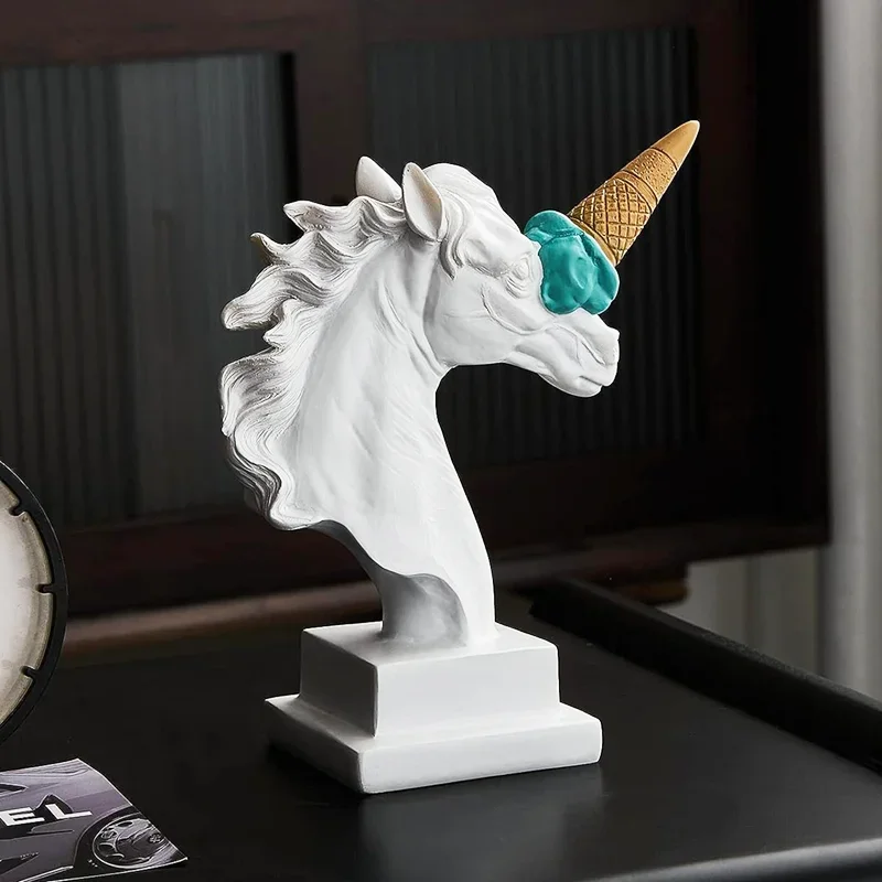 European Modern Decoration Ice Cream Smashing Horse Head Sculpture Resin Animal Abstraction Statue Figurine Home Desktop Decor